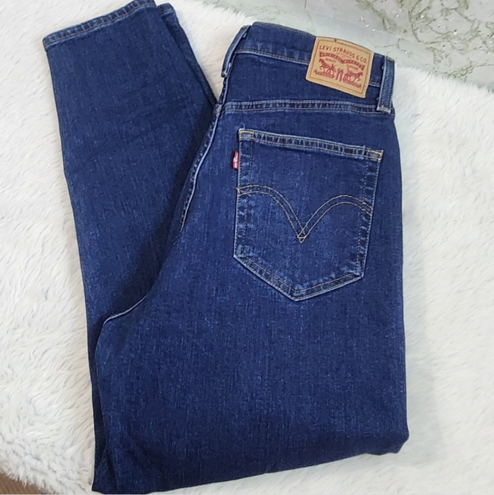 Levi's High Waisted Mom Jeans